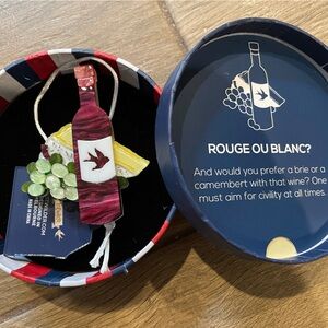 Erstwilder Rogue Ou Blanc collectible brooch